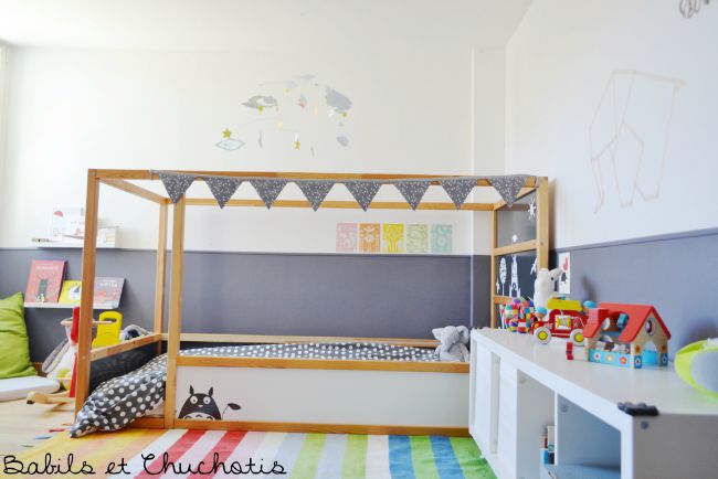 Un dormitorio infantil con muebles de Ikea